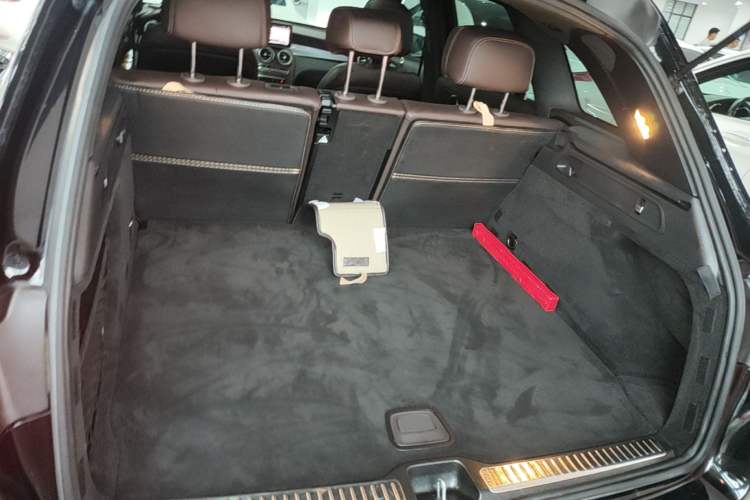 Used Mercedes-Benz GLC 2020 GLC 260 L 4MATIC Luxury Model Trunk
