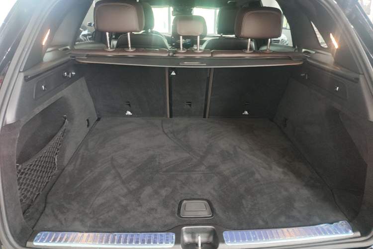 Used Mercedes-Benz GLC 2020 GLC 300 L 4MATIC Luxury Model Trunk
