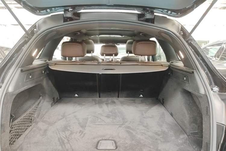 Used Mercedes-Benz GLC 2020 Facelift GLC 300 L 4MATIC Dynamic Edition Trunk