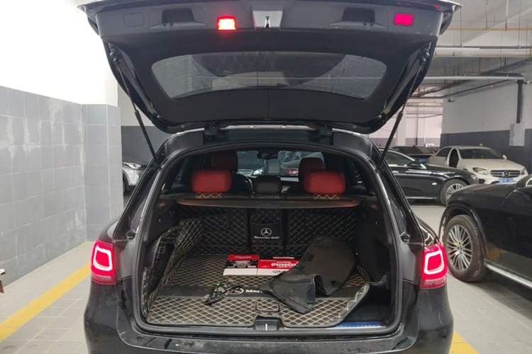Used Mercedes-Benz GLC 2020 GLC 300 L 4MATIC Dynamic Edition Trunk