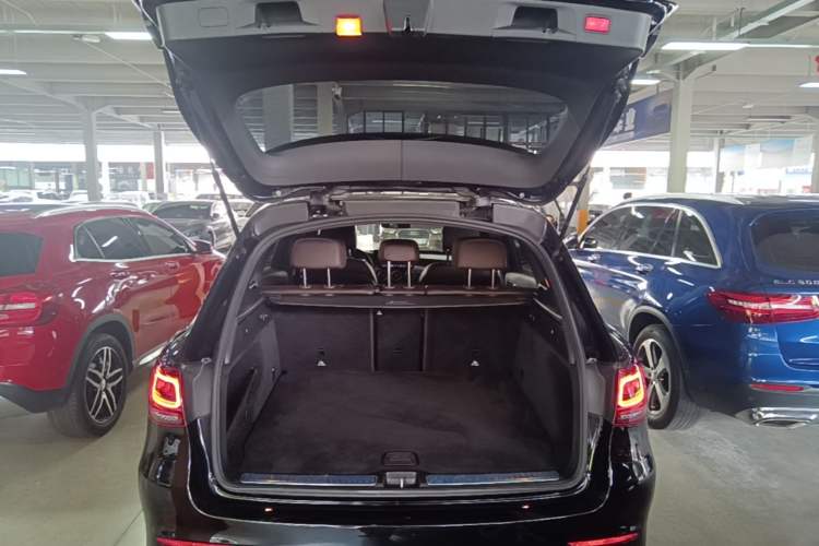 Used Mercedes-Benz GLC 2020 Facelift GLC 260 L 4MATIC Luxury Edition Trunk