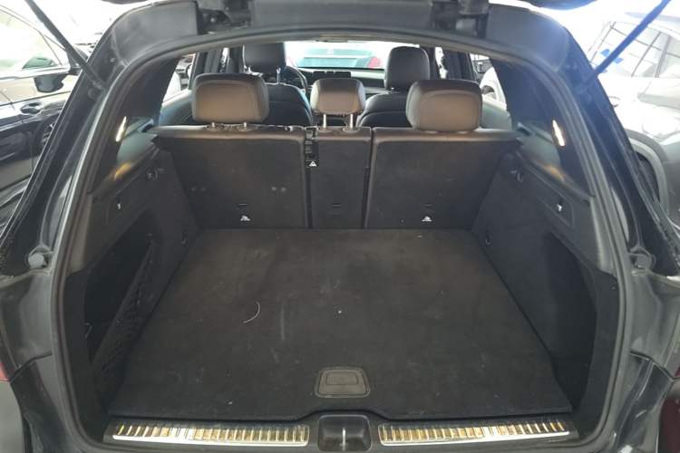 Used Mercedes-Benz GLC 2020 GLC 300 L 4MATIC Dynamic Edition Trunk