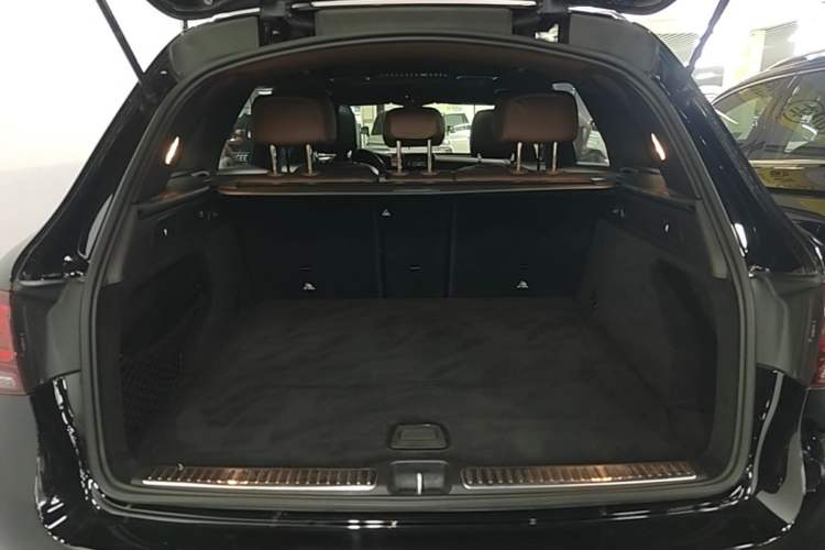 Used Mercedes-Benz GLC 2020 Facelifted GLC 260 L 4MATIC Dynamic Edition Trunk