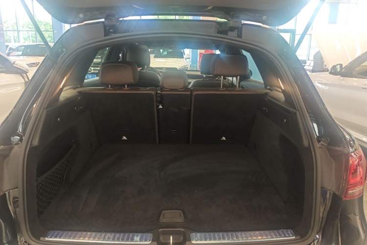 Used Mercedes-Benz GLC 2020 Facelift GLC 260 L 4MATIC Luxury Edition Trunk
