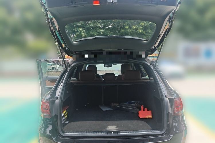Used Mercedes-Benz GLC 2020 Facelift GLC 300 L 4MATIC Dynamic Edition Trunk