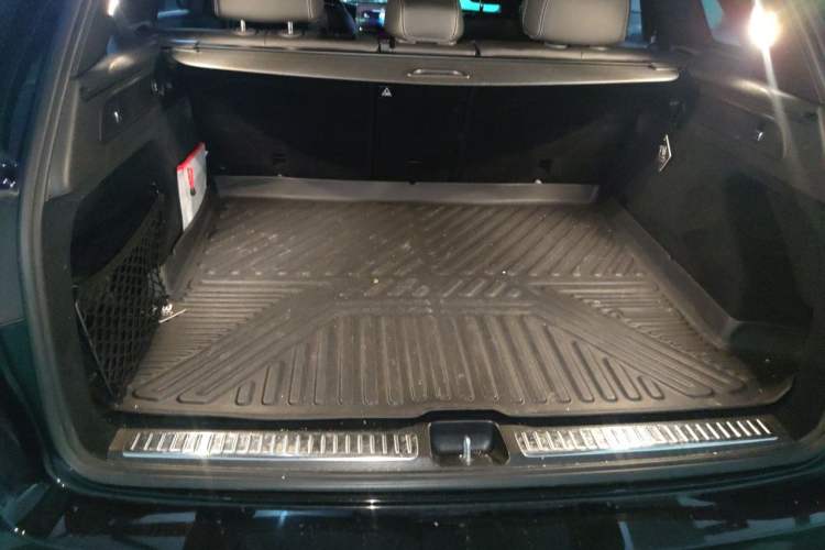 Used Mercedes-Benz GLC 2020 GLC 300 L 4MATIC Dynamic Edition Trunk