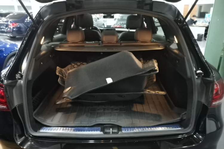 Used Mercedes-Benz GLC 2020 Facelifted GLC 260 L 4MATIC Dynamic Edition Trunk