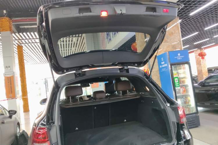 Used Mercedes-Benz GLC 2020 Facelift GLC 300 L 4MATIC Dynamic Edition Trunk