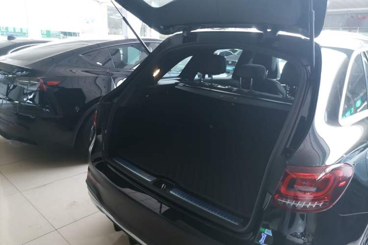 Used Mercedes-Benz GLC 2020 GLC 260 L 4MATIC Luxury Model Trunk