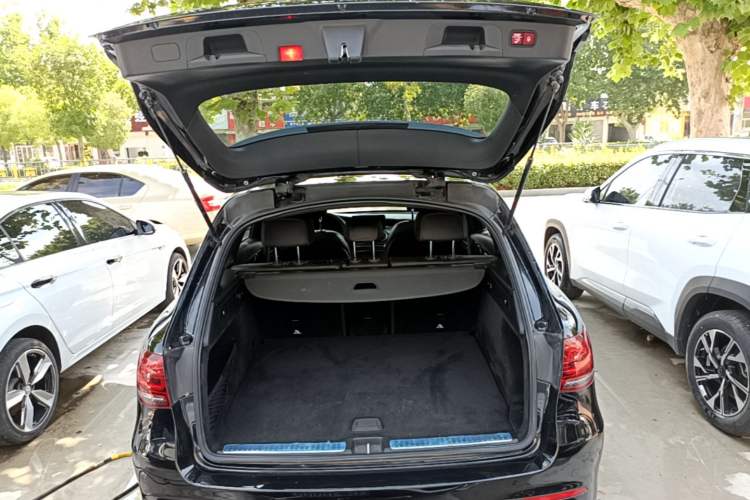 Used Mercedes-Benz GLC 2020 Facelift GLC 300 L 4MATIC Dynamic Edition Trunk