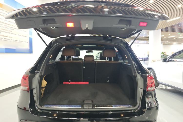 Used Mercedes-Benz GLC 2020 Facelift GLC 260 L 4MATIC Luxury Edition Trunk