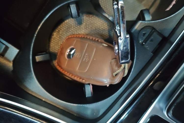 Used Mercedes-Benz GLC 2020 GLC 260 L 4MATIC Luxury Model Vehicle Key