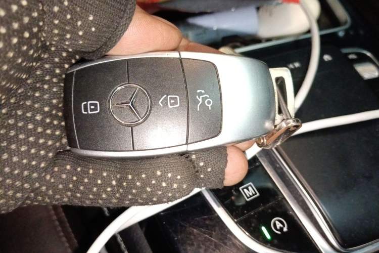 Used Mercedes-Benz GLC 2020 GLC 260 L 4MATIC Dynamic Model Vehicle Key