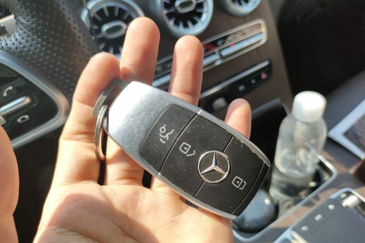 Used Mercedes-Benz GLC 2020 Facelift GLC 260 L 4MATIC Luxury Edition Vehicle Key