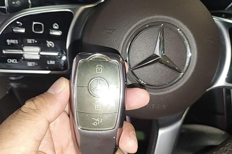 Used Mercedes-Benz GLC 2020 Facelift GLC 300 L 4MATIC Dynamic Edition Vehicle Key