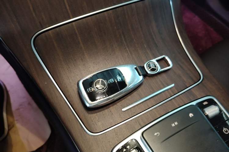 Used Mercedes-Benz GLC 2020 GLC 300 L 4MATIC Luxury Model Vehicle Key