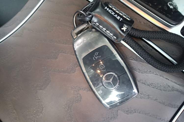 Used Mercedes-Benz GLC 2020 GLC 260 L 4MATIC Luxury Model Vehicle Key