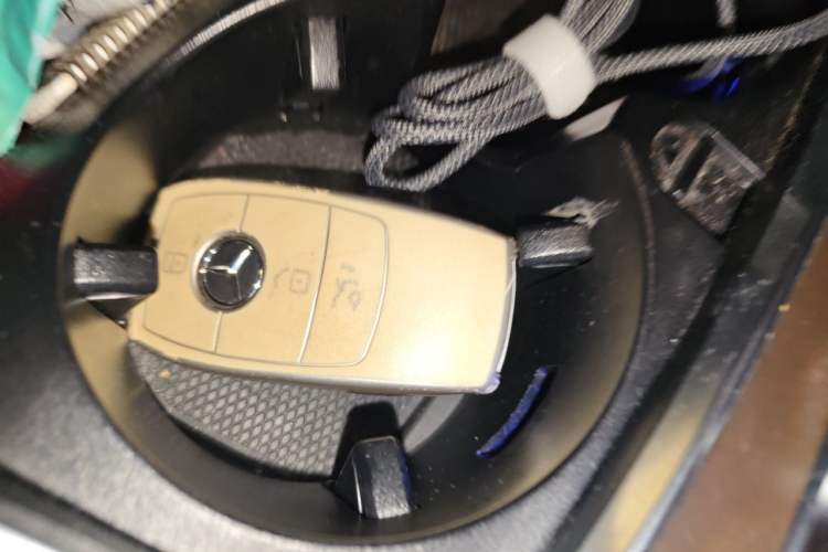 Used Mercedes-Benz GLC 2020 Facelift GLC 260 L 4MATIC Luxury Edition Vehicle Key
