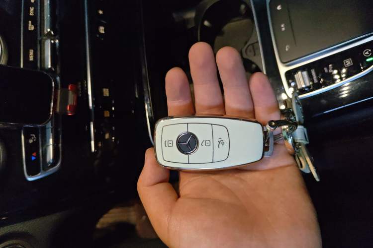 Used Mercedes-Benz GLC 2020 GLC 260 L 4MATIC Dynamic Model Vehicle Key