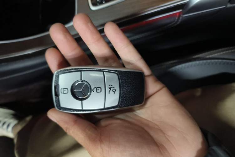 Used Mercedes-Benz GLC 2020 GLC 300 L 4MATIC Luxury Model Vehicle Key