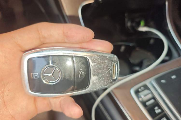 Used Mercedes-Benz GLC 2020 Facelift GLC 260 L 4MATIC Luxury Edition Vehicle Key
