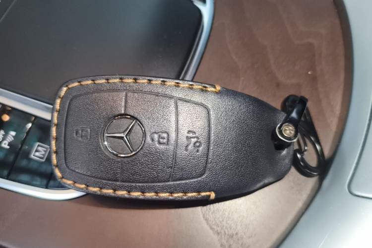 Used Mercedes-Benz GLC 2020 GLC 260 L 4MATIC Luxury Model Vehicle Key