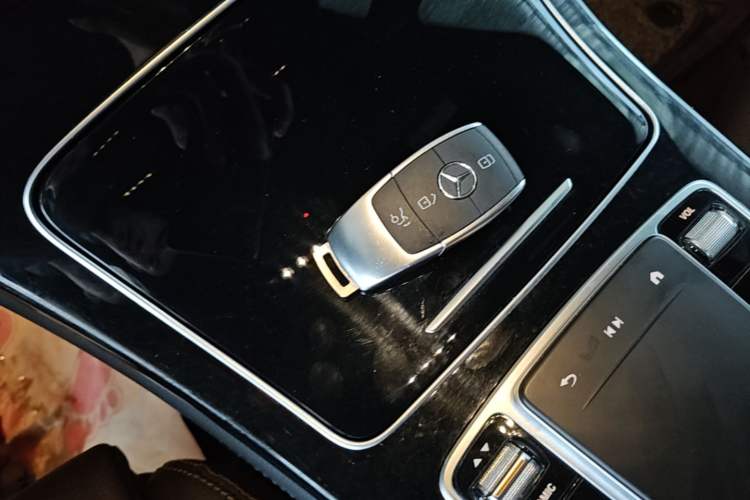 Used Mercedes-Benz GLC 2020 Facelifted GLC 260 L 4MATIC Dynamic Edition Vehicle Key