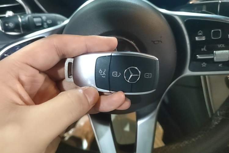 Used Mercedes-Benz GLC 2020 GLC 260 L 4MATIC Luxury Model Vehicle Key