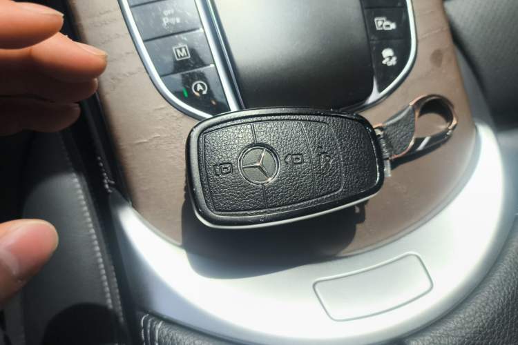 Used Mercedes-Benz GLC 2020 GLC 260 L 4MATIC Luxury Model Vehicle Key