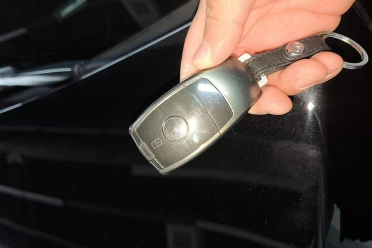 Used Mercedes-Benz GLC 2020 GLC 260 L 4MATIC Luxury Model Vehicle Key