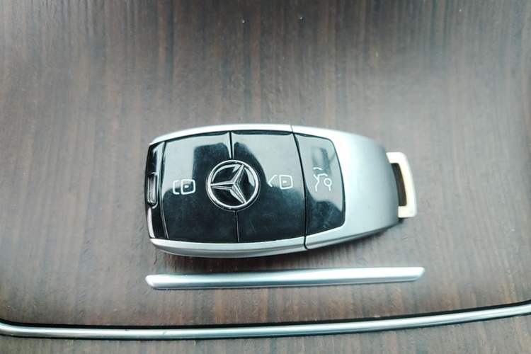 Used Mercedes-Benz GLC 2020 Facelift GLC 300 L 4MATIC Dynamic Edition Vehicle Key