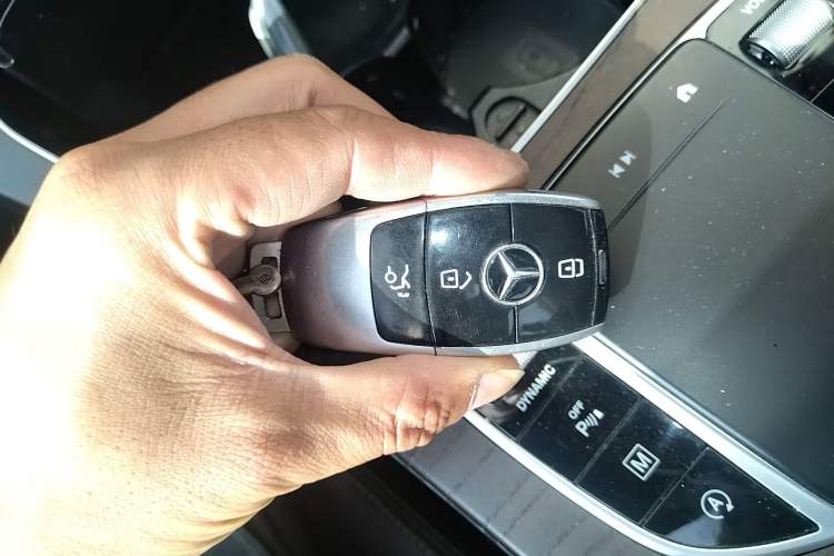 Used Mercedes-Benz GLC 2020 GLC 260 L 4MATIC Luxury Model Vehicle Key