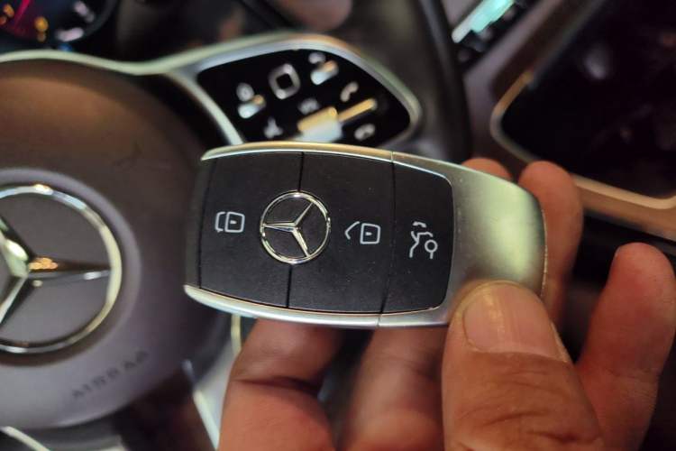 Used Mercedes-Benz GLC 2020 GLC 300 L 4MATIC Luxury Model Vehicle Key