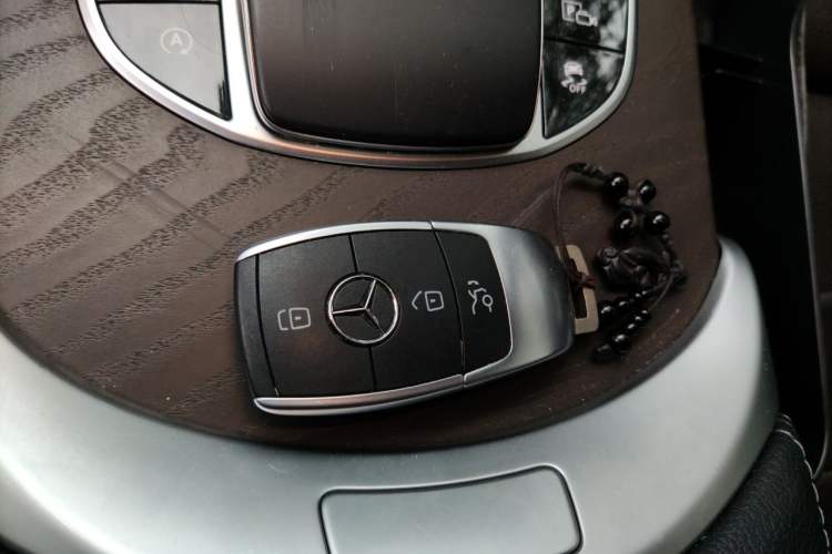 Used Mercedes-Benz GLC 2020 GLC 260 L 4MATIC Luxury Model Vehicle Key