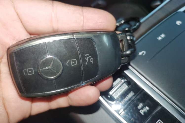 Used Mercedes-Benz GLC 2020 GLC 260 L 4MATIC Dynamic Model Vehicle Key