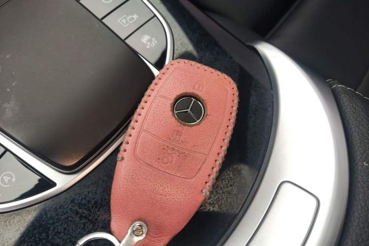 Used Mercedes-Benz GLC 2020 GLC 260 L 4MATIC Dynamic Model Vehicle Key