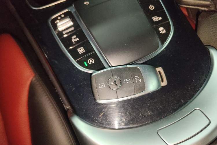 Used Mercedes-Benz GLC 2020 GLC 260 L 4MATIC Luxury Model Vehicle Key