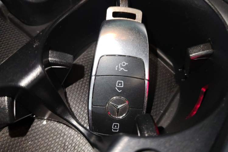 Used Mercedes-Benz GLC 2020 GLC 260 L 4MATIC Luxury Model Vehicle Key