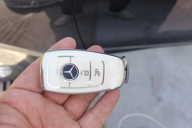 Used Mercedes-Benz GLC 2020 GLC 260 L 4MATIC Dynamic Model Vehicle Key