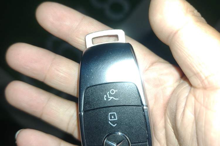 Used Mercedes-Benz GLC 2020 Facelift GLC 260 L 4MATIC Luxury Edition Vehicle Key