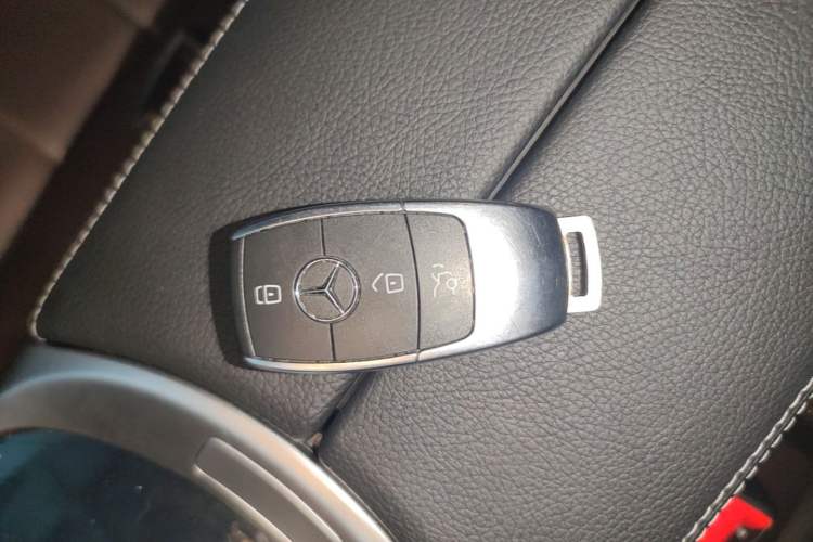 Used Mercedes-Benz GLC 2020 Facelifted GLC 260 L 4MATIC Dynamic Edition Vehicle Key