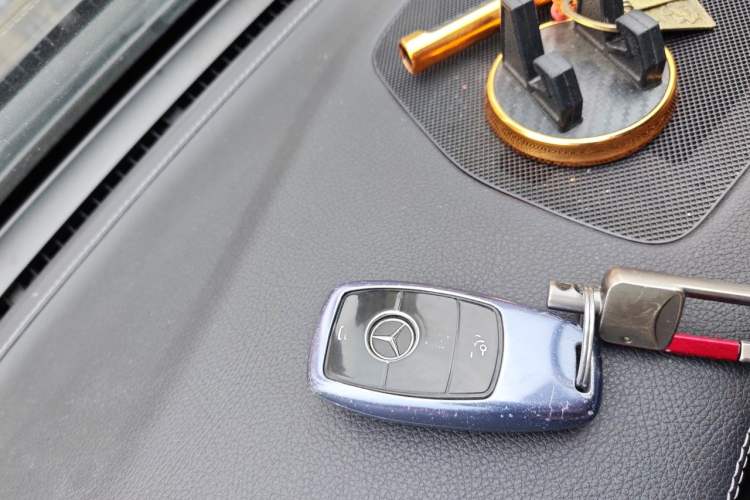 Used Mercedes-Benz GLC 2020 Facelift GLC 260 L 4MATIC Luxury Edition Vehicle Key