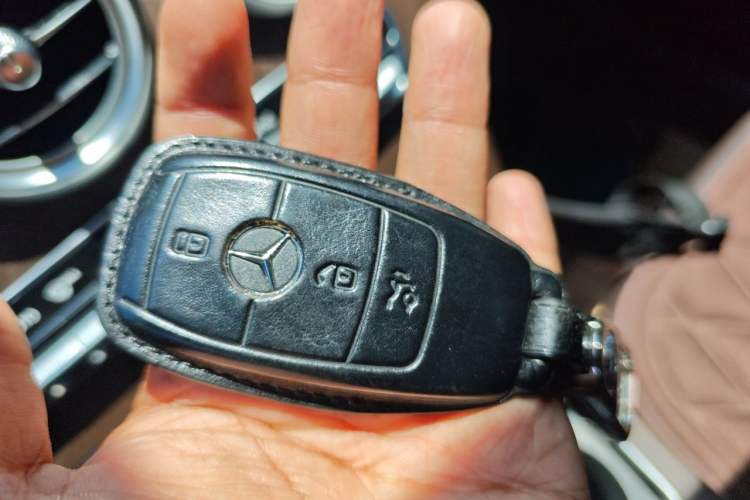 Used Mercedes-Benz GLC 2020 GLC 260 L 4MATIC Luxury Model Vehicle Key