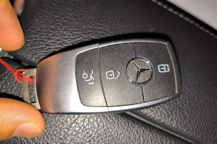 Used Mercedes-Benz GLC 2020 Facelift GLC 300 L 4MATIC Dynamic Edition Vehicle Key