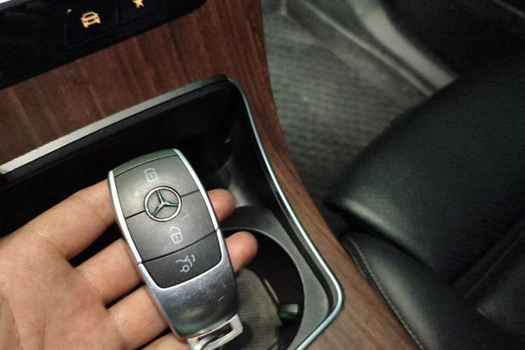 Used Mercedes-Benz GLC 2020 GLC 300 L 4MATIC Luxury Model Vehicle Key