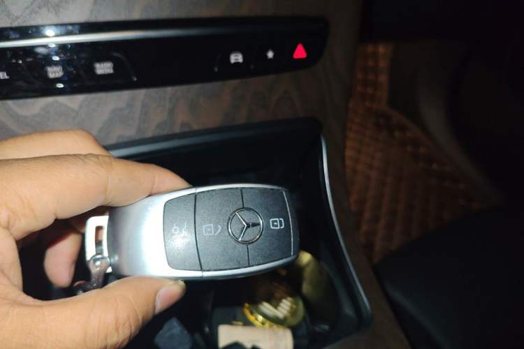 Used Mercedes-Benz GLC 2020 Facelift GLC 300 L 4MATIC Dynamic Edition Vehicle Key