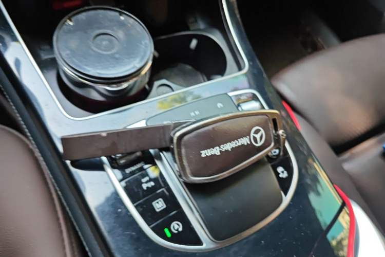 Used Mercedes-Benz GLC 2020 GLC 260 L 4MATIC Dynamic Model Vehicle Key