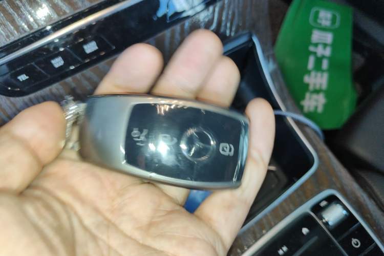 Used Mercedes-Benz GLC 2020 Facelift GLC 260 L 4MATIC Luxury Edition Vehicle Key