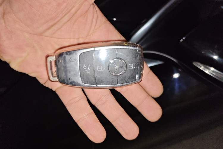 Used Mercedes-Benz GLC 2020 GLC 260 L 4MATIC Luxury Model Vehicle Key
