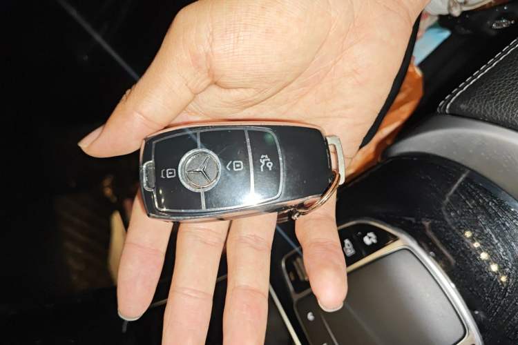 Used Mercedes-Benz GLC 2020 GLC 260 L 4MATIC Dynamic Model Vehicle Key